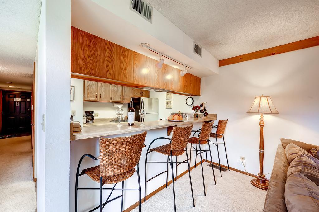 One-Bedroom Mountainside Condo D107 Φρίσκο Δωμάτιο φωτογραφία