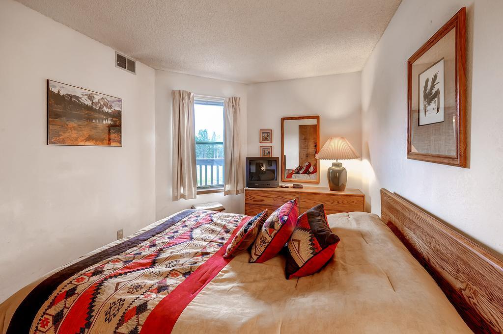 One-Bedroom Mountainside Condo D107 Φρίσκο Δωμάτιο φωτογραφία